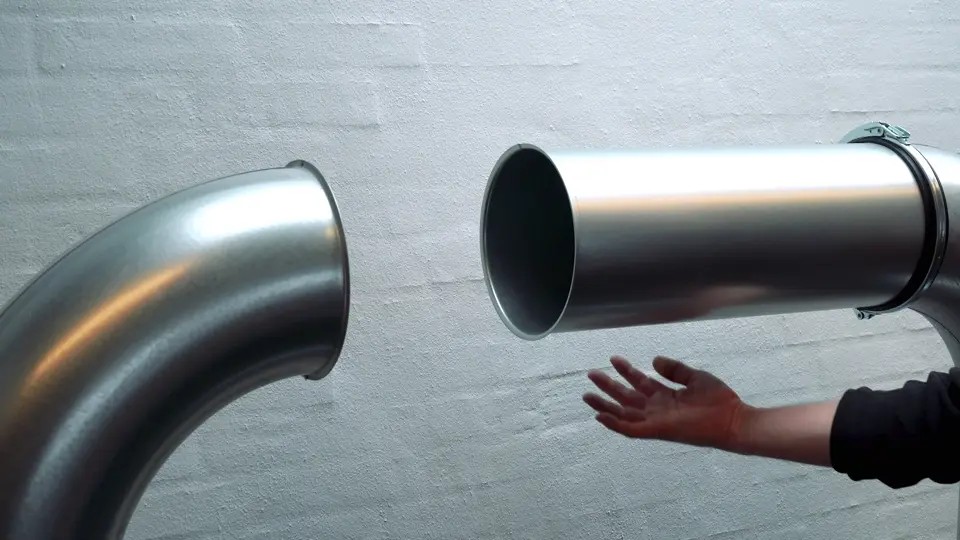 Frame from the how-to video: How to mount telescopic duct