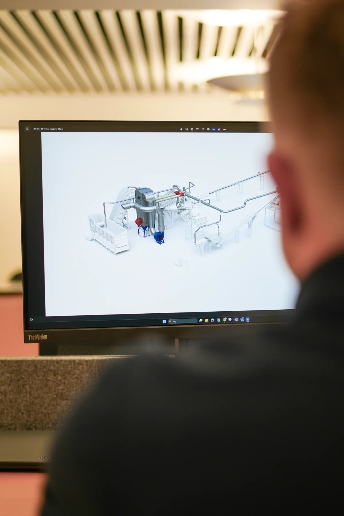 Ingénieur travaillant sur un modèle 3D de l’installation Viggo Bendz.