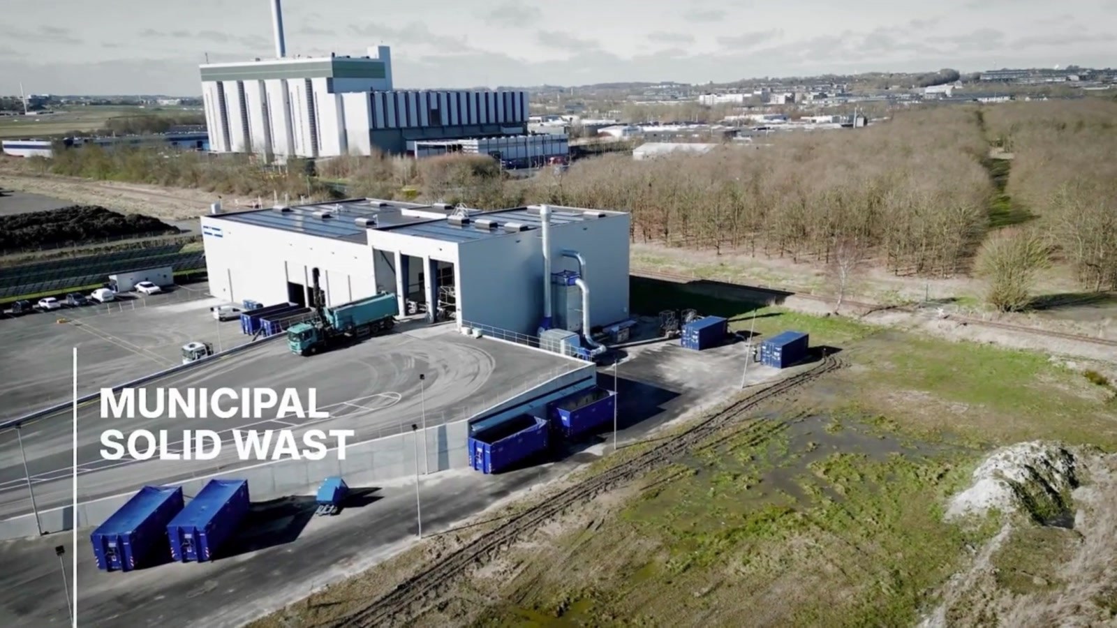 Vue aérienne d’une installation complète d’aspiration industrielle des poussières